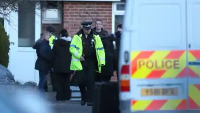 Die Polizei ermittelt in dem Haus des Doppelagenten Sergei Skripal, der mit seiner Tochter Opfer eines Nervengift Angriffs wurde.