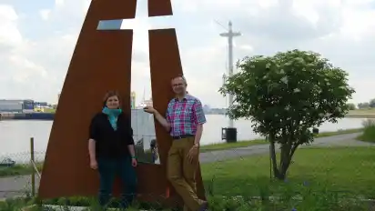 Lemwerders Pastor Jochen Dallas und Grohns Pastorin Frauke Löffler werden Pfingstsonntag einen gemeinsamen Gottesdienst am Pilgerkreuz auf dem Ritzenbütteler Sand gestalten.