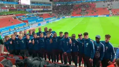 Die A-Junioren des Fußball-Verbandsligisten JFV Bremen waren live dabei, als Werder Bremen in der BayArena ein 2:2 gegen Bayer Leverkusen holte.