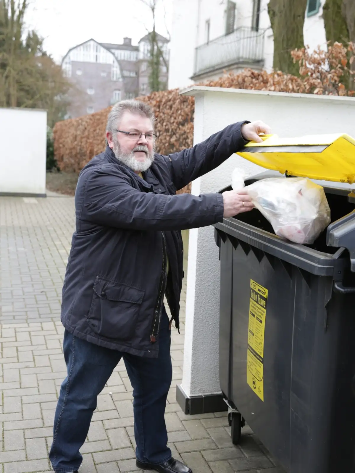 Abholung Gelber Sack Bremen Anwohner sind genervt: Gelbe Säcke seit sieben Wochen nicht abgeholt