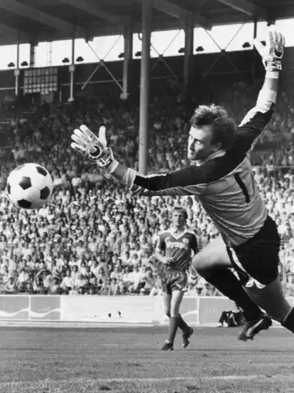 Dieter Burdenski ist eine Legende im Tor von Werder Bremen.