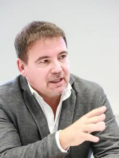 Max Zeitz schildert, welche Geschäfte am Freitag zusätzlich zum Ankermieter Kaufland an den Start gehen werden. Es laufen laut seiner Aussage aber weitere Gespräche, zum Beispiel mit einem Technikanbieter. Er spricht in diesem Zusammenhang von einem "Pilotstandort für Deutschland".