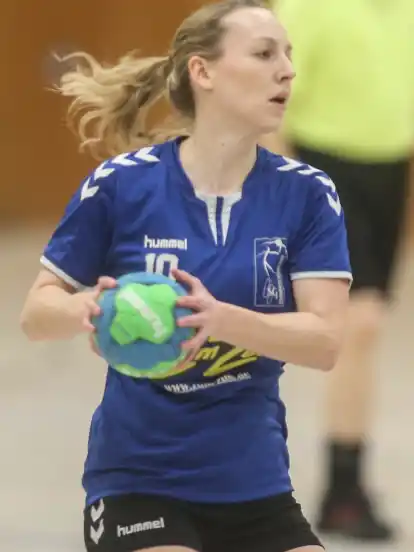 Johanna Hanke (HSG Schwanewede/Neuenkirchen) glänzte beim 23:17-Sieg gegen den Nachbarn HSG Lesum/St. Magnus.