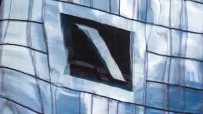 Die Deutsche Bank gibt Details zu ihrem überraschend guten Start ins Jahr 2020 bekannt. Foto: Boris Roessler/dpa