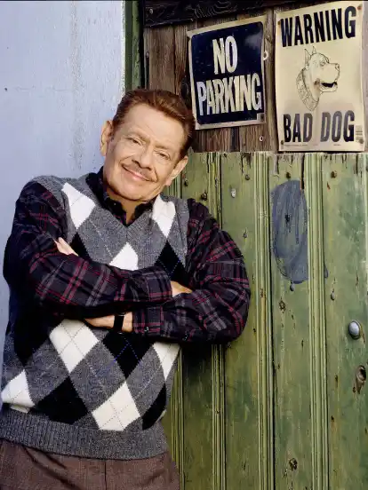Jerry Stiller ist durch seine Rolle des Arthur Spooner in der Serie "King of Queens" bekannt geworden. Nun ist er im Alter von 92 Jahren gestorben.