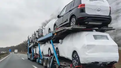 Im Mai wurden in Deutschland nur etwa halb so viele Autos neu zugelassen wie im Vorjahresmonat. Foto: Raphael Knipping/dpa