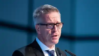 DOSB-Sportchef Dirk Schimmelpfennig: «Es ist sehr schwer, heute schon ein Bild von den Olympischen Spielen 2021 zu entwickeln». Foto: Guido Kirchner/dpa
