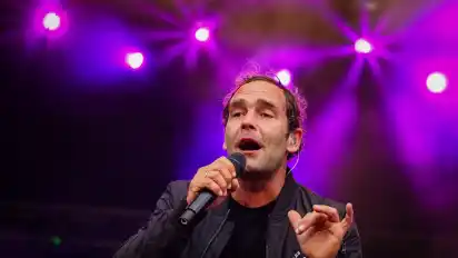 Bosse, 28. Januar 2020, Pier 2 Bosses "Alles ist jetzt"-Tour ist bereits im März 2019 gestartet und war so von Erfolg gekrönt, dass der Sänger Zusatzkonzerte angehängt hat. In Bremen schaute er ebenfalls erneut vorbei. Eine Bildergalerie des Konzerts sehen Sie hier.