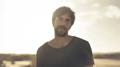 Max Giesinger, 22. November 2020, Pier 2 Max Giesinger zählt wohl derzeit zu den erfolgreichsten deutschen Popsängern. Zumindest im Formatradio kommt man nicht an ihm vorbei. Der durch die Castingshow "The Voice of Germany" bekannt gewordene Sänger geht 2020 auf "Die Reise", denn so heißt seine Tour zum gleichnamigen Album, das im November erschien. Das Konzert vom 22. März wird vorraussichtlich am 22. November nachgeholt. Die Karten behalten ihre Gültigkeit.