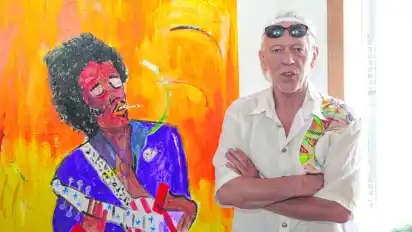 Kazimierz Jankowski aus dem Viertel hat unter anderem Jimi Hendrix auf die Leinwand gebannt. Im Ausspann im Schnoor stellt er gemeinsam mit seinem Bruder aus.