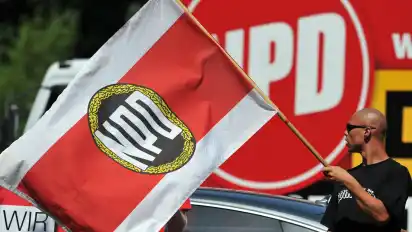 Zur Beteiligung der Bevölkerung bei der Bekämpfung von Rechtsextremismus, hat das Bremer Landesamt für Verfassungsschutz aufgerufen.