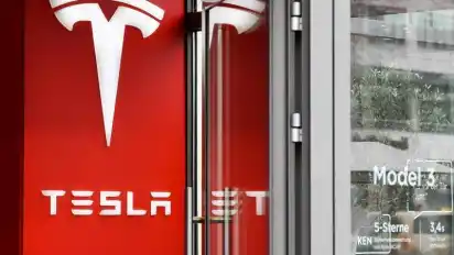 Kann der Elektroauto-Hersteller Tesla weiter schwarze Zahlen vorweisen?. Foto: Jens Kalaene/dpa-Zentralbild/dpa