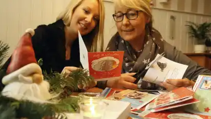 Leuchtende Kinderaugen sind für Svenja (l.) und Monika Schubert das schönste Geschenk.