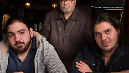 Sie sagen, dass Walid Abu-Dib ihnen geholfen hat und noch immer hilft (von links): Karam Frewa, Ahmad Abu-Dib und Ahmad Shin.