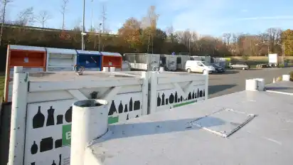 Das neue Konzept für Recyclingstationen sorgt in den Stadtteilen für Ärger.