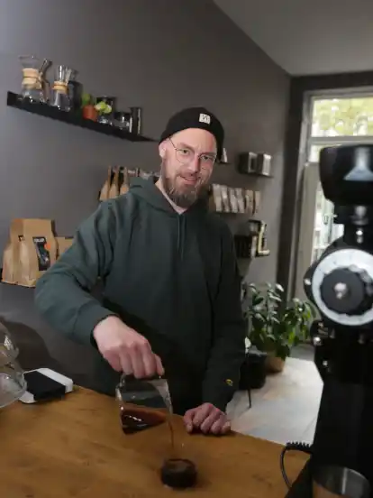 Im Laden von Marc Dziondziak, Geschäftsführer von Kalles Feinster Röstkaffee, dreht sich alles um Kaffee.