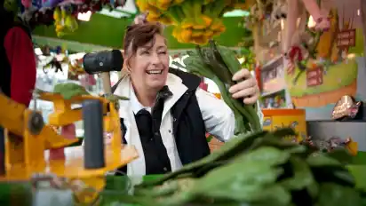 Der Spring-Frosch gehört für Ulrike Monzel zum Pflichtprogramm auf dem Freimarkt.