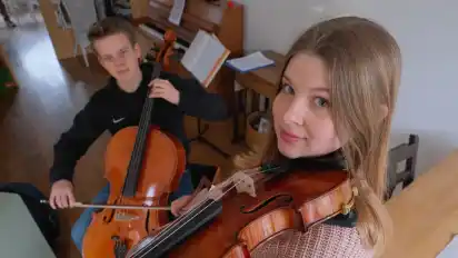 Die Geschwister Freya und Philipp Wessolowski machen seit ihrem vierten Lebensjahr Musik. Jetzt haben sie sich für den Landeswettbewerb von „Jugend musiziert“ qualifiziert.