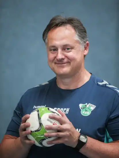 Carsten Blum heiratete im Jahre 1999 in eine ziemlich sportliche Familie ein. Der Vater seiner Frau, István Geczi, war Fußball-Nationaltorhüter in Ungarn – und traf dabei unter anderem auf die deutsche Nationalmannschaft mit Paul Breitner und Franz Beckenbauer.