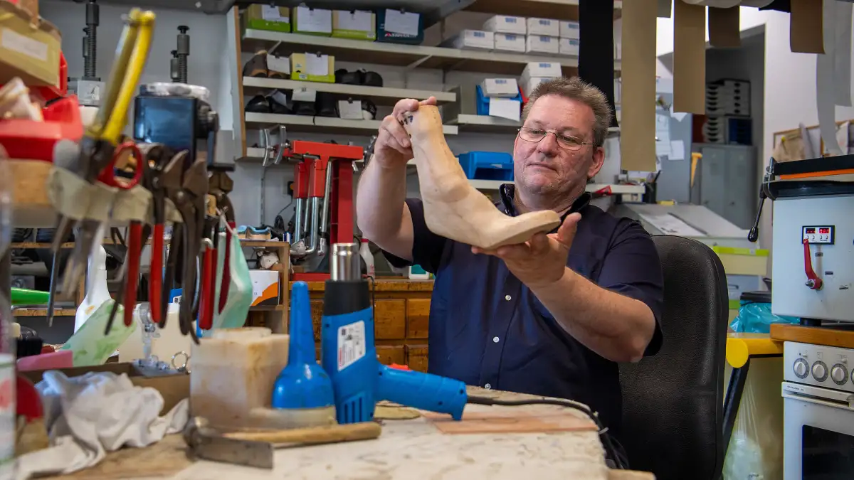 Orthopädie Und Schuhtechnik Jürgen Westenhuber Gmbh Geschäftsbericht: Orthopädisches Schuhwerk aus Achim