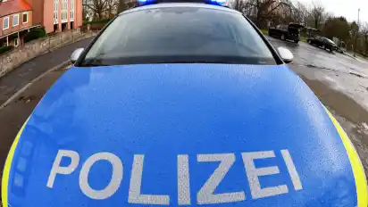 Die Polizei rückte mit einem Großaufgebot an, der Mann ist jetzt in Behandlung.