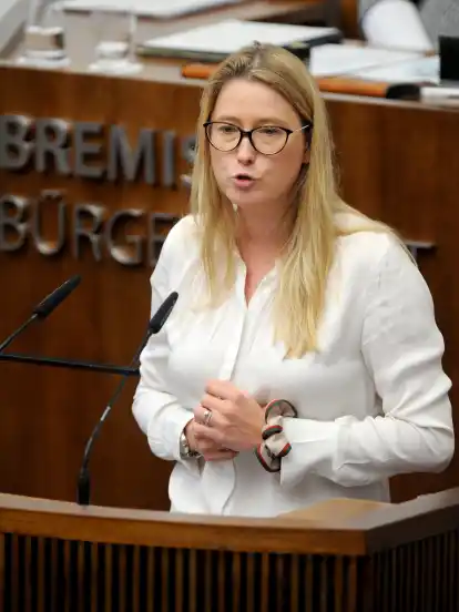 Lencke Steiner (FDP) sagte: „Ich bin schockiert. Vor einer Woche war ich in Berlin selbst auf diesem Weihnachtsmarkt. Dieser Anschlag ist auch ein Attentat auf unsere freiheitlichen Werte.“