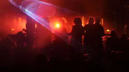 Feiern ohne Rassismus: In Niedersachsen drohen Discobetreibern Bußgelder.