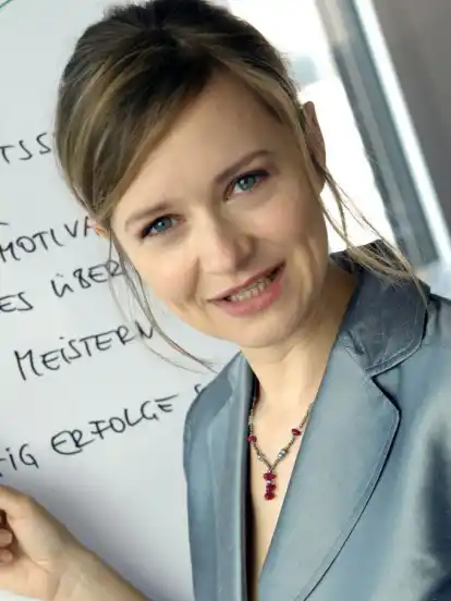 "Man muss Gefühle auch mal aushalten können": Stefanie Stappenbeck (hier in "Der Mann an ihrer Seite", ARD) hört heute e