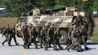 Soldaten der Bundeswehr auf dem Truppenübungsplatz Oberlausitz. Führende SPD-Politiker werben für eine "Abkoppelung" Europas von den USA.