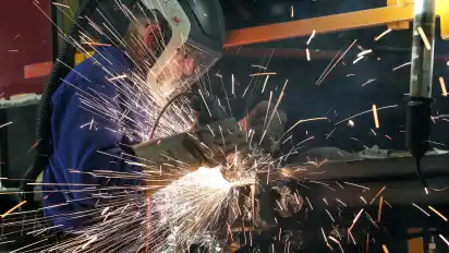 In Bremen haben sich bereits zehn Prozent der Metall- und Elektrobetriebe von Mitarbeitern getrennt.