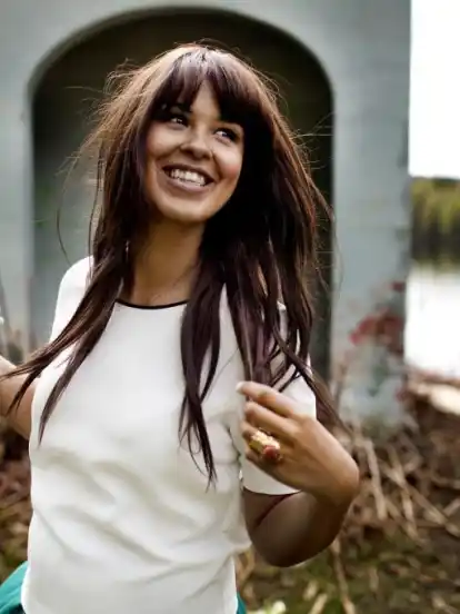 Maria Mena veröffentlicht ihr drittes Album "Viktoria".