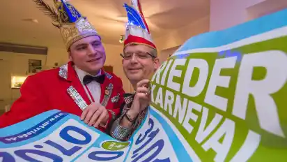 „Riede Helau“: Jan-Cord Ortmann (l.) und Andreas Böse-Bartels sind im Karneval voll in ihrem Element.