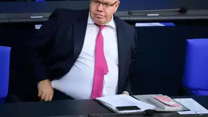 Insgesamt sollen die Novemberhilfen ein Volumen von rund 10 Milliarden Euro haben. Altmaier war in den vergangenen Tagen zunehmend in die Kritik geraten. Foto: Bernd von Jutrczenka/dpa