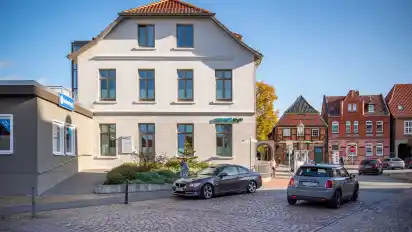 Haus mit Geschichte: Die alte Dekanei am Verdener Anita-Augspurg-Platz.