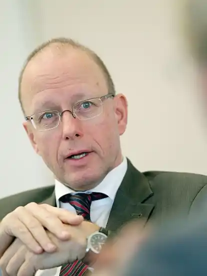 Wie geht es weiter mit Radio Bremen? Intendant Jan Metzger setzt auf die Vernetzung von Radio, Fernsehen und Internet.