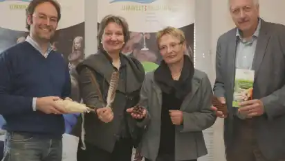 Auf dem grünen Zweig: Enno Nottelmann, Karin Mauelshagen, Gertrud Schumpp und Werner Damke vom Förderverein Umwelt Bildung Bremen.