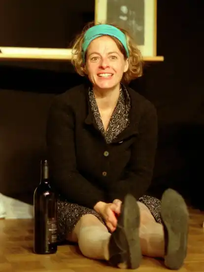 Annette Ziellenbach spielt Edith Piafs Hausangestellte.