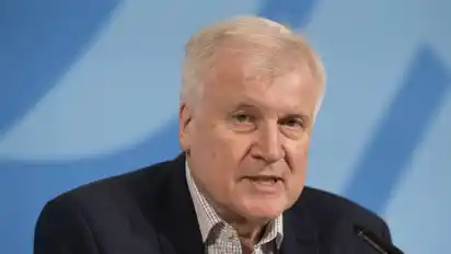 Bundesinnenminister Horst Seehofer (CSU) hat erstmals eine Reichsbürger-Gruppierung verboten.
