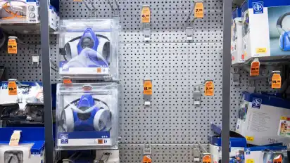 Auch im Baumarkt sind Atemschutzmasken inzwischen Mangelware.