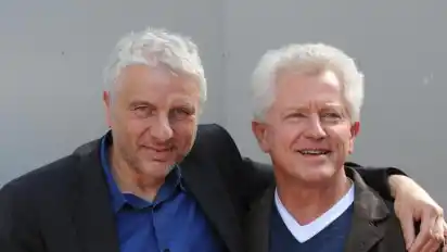 Udo Wachtveitl (als Kommissar Leitmayr, l) und Miroslav Nemec (als Kommissar Batic) ermitteln in München. Foto: picture alliance / Andreas Gebert/dpa