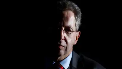 Für Hans-Georg Maaßen wird es eng. Mehrere Politiker fordern seinen Rücktritt.
