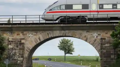 Aus wirtschaftlicher Sicht können viele Brücken nicht mehr saniert werden. Foto: Jan Woitas/zb/dpa