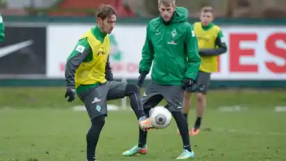 Ludovic Obraniak (im Vordergrund) soll gemeinsam mit Aaron Hunt Werders Mittelfeld beleben.