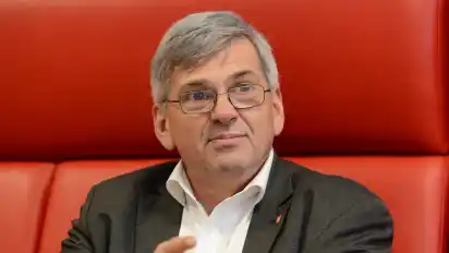"Der Diesel hat weiter Potenzial", sagt IG-Metall-Chef Jörg Hofmann.