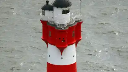 Der Leuchtturm Roter Sand wurde 1885 erbaut - er ist damit das älteste Offshore-Bauwerk der Welt.