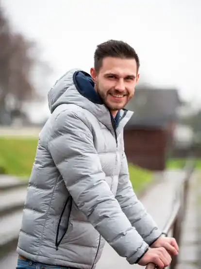 Auf der Anlage seines SC Twistringen fühlt sich Janis Rotermel bereits sehr wohl. Nicht umsonst hat er bei den Blaumeisen den Posten als Schiedsrichterobmann übernommen.