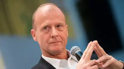 Sollte sich auch nur ein Teil der Vorwürfe gegen Airbus bestätigen, könnten die Tage von Konzernchef Tom Enders. gezählt sein.