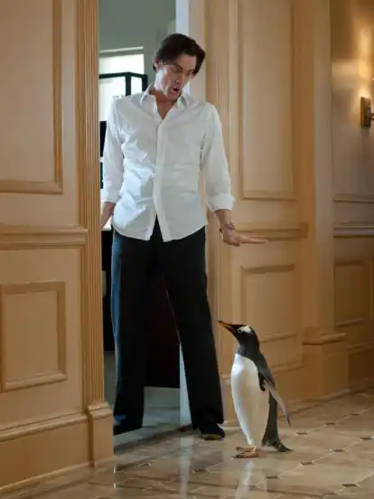 Ab 23. Juni in den Kinos: "Mr. Poppers Pinguine". Wer da wohl mehr erschrickt, der Pinguin vor Jim Carrey oder das Mimik