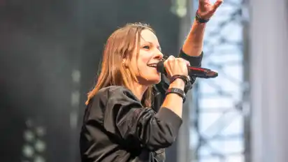 Die österreichische Sängerin Christina Stürmer spielte am Sonnabend beim Mercedes-Open-Air in Bremen.