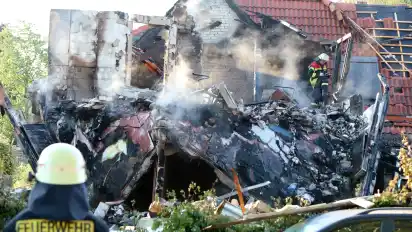 Das Haus in Huchting nach der Explosion.